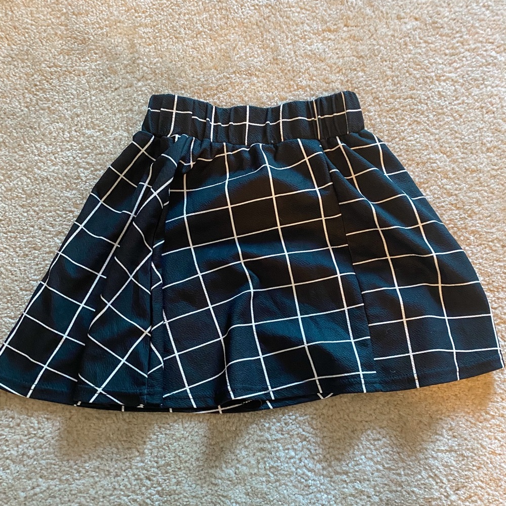 Size XS- Fits like Small- Shein skirt